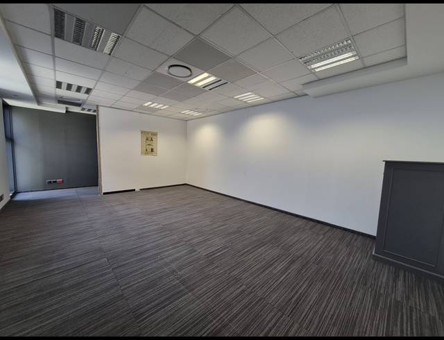 61M² OFFICE TO LET IN SANDTON CENTRAL
